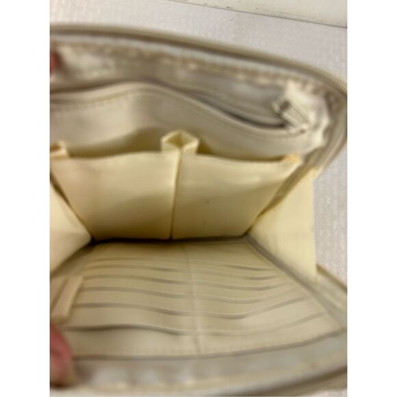 Fossil leather 7"x8" crossbody cream colored 2 zippers - Picture 6 of 8